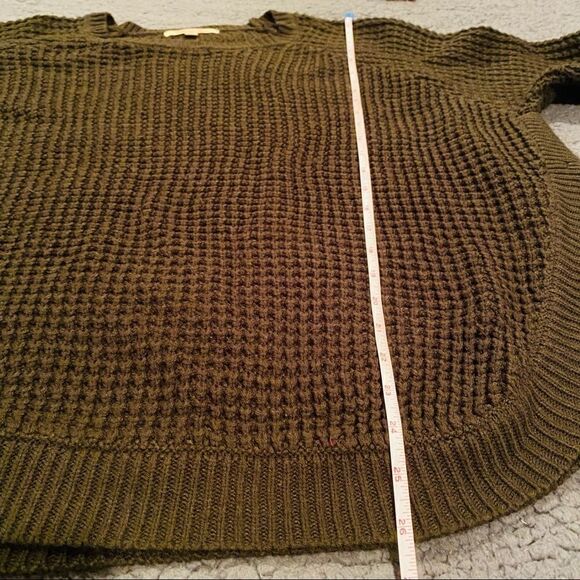 Magnolia Lane Oversized Sweater Size Medium - Picture 8 of 8